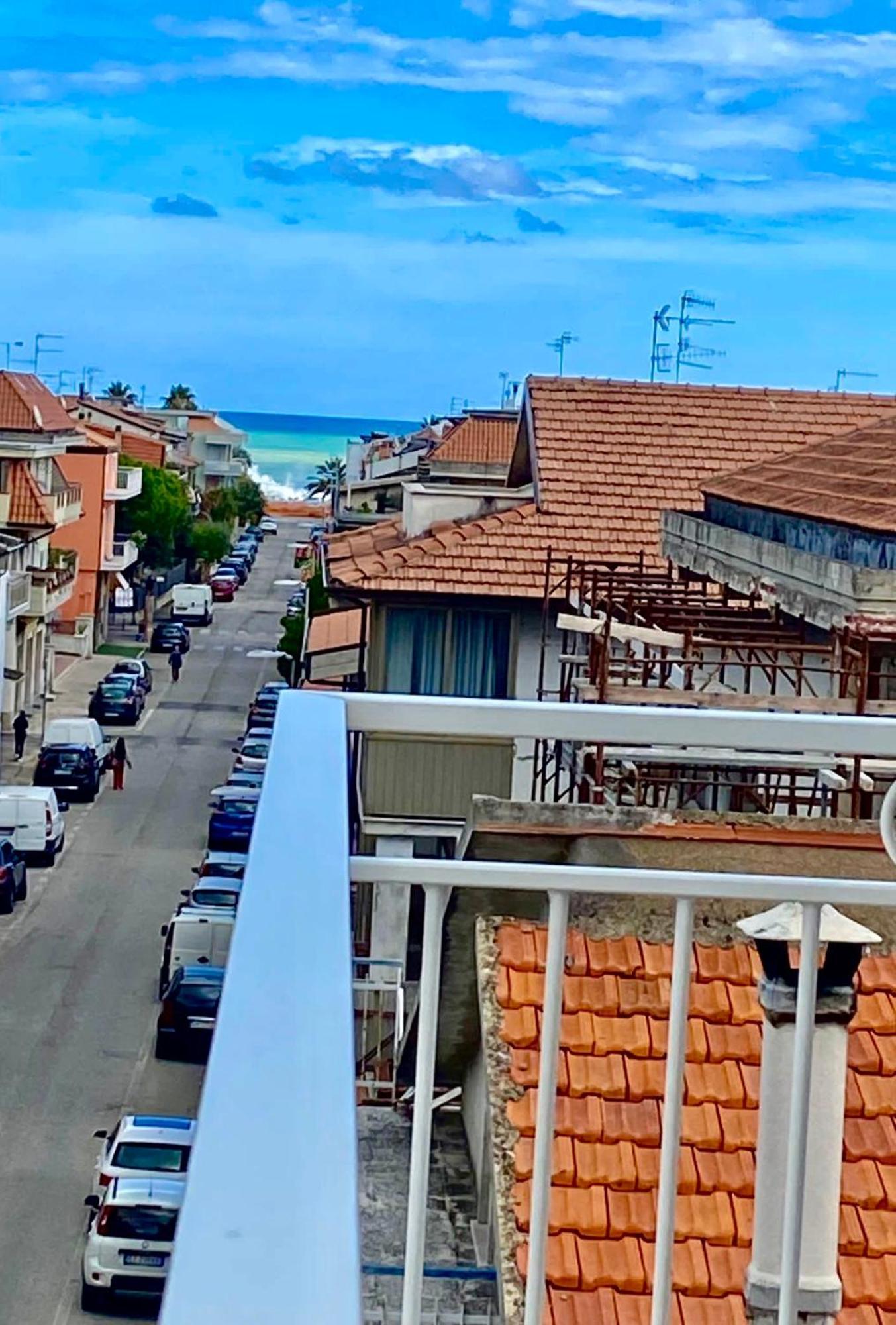 D Annunziohouse Panzió Martinsicuro Kültér fotó
